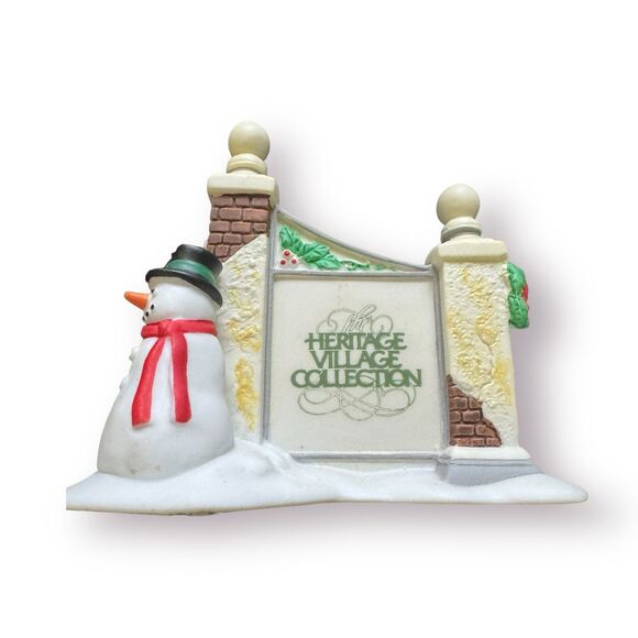 Department 56 Heritage Village Sign With‎ Snowman 55727 Christmas Decoration - Picture 1 of 5